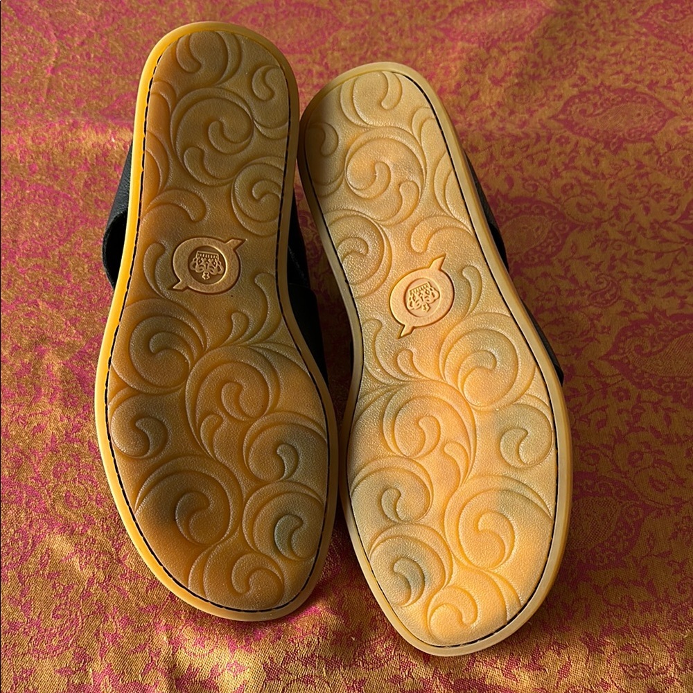 Born Black and Tan Sandals with Leather Finish - Picture 4 of 7